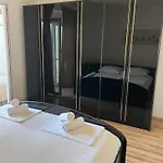 Mare Apartment *
