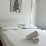 Mare Apartment *