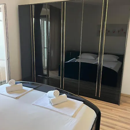 Mare Apartament *